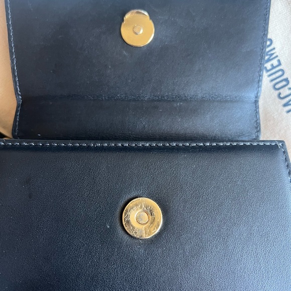 JACQUEMUS signature leather bag in Black leather, gold details. With dus… - Picture 13 of 16